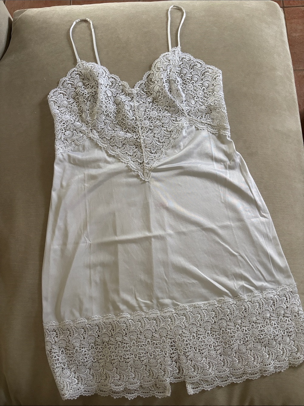 Lace-Trim White Chemise Slip size 2/M Italian